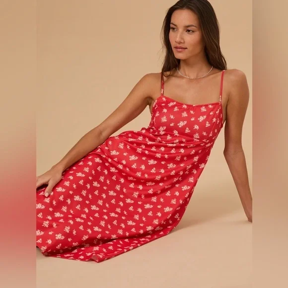 New with tags altard state poppy floral midi dress